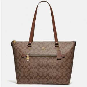 Coach Signature Canvas Tote